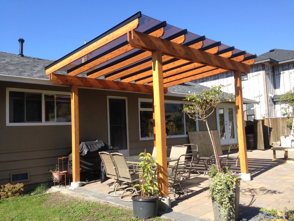 Патио с перголой