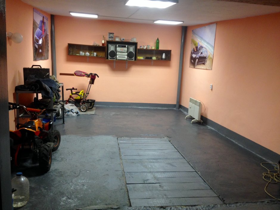 Покраска стен в гараже