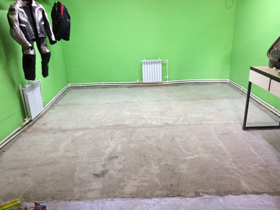 Покраска стен в гараже