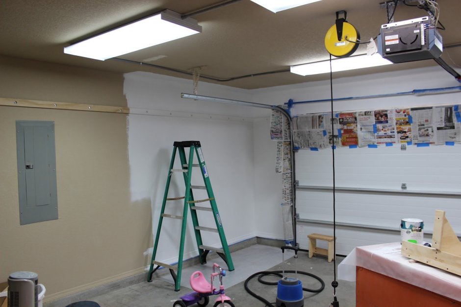 Покраска стен в гараже
