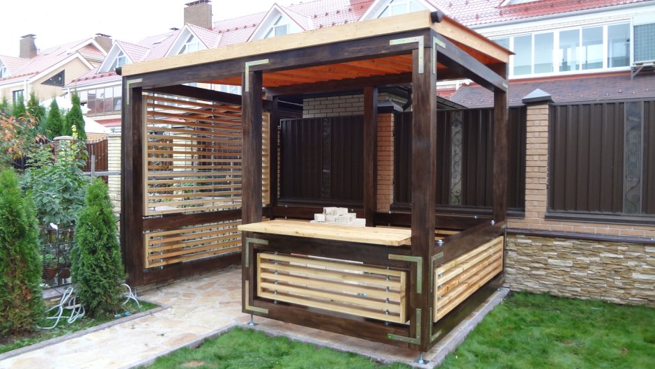 Квадратная беседка современная