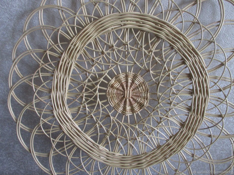 Панно из газетных трубочек на стену