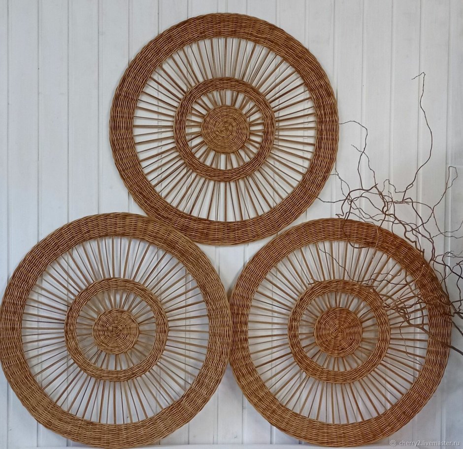 Панно из веток деревьев