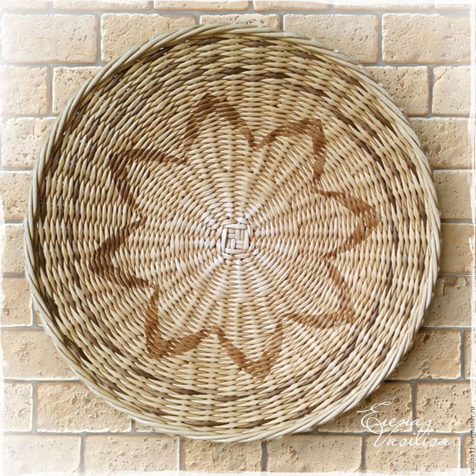 Панно из ловцов снов макраме