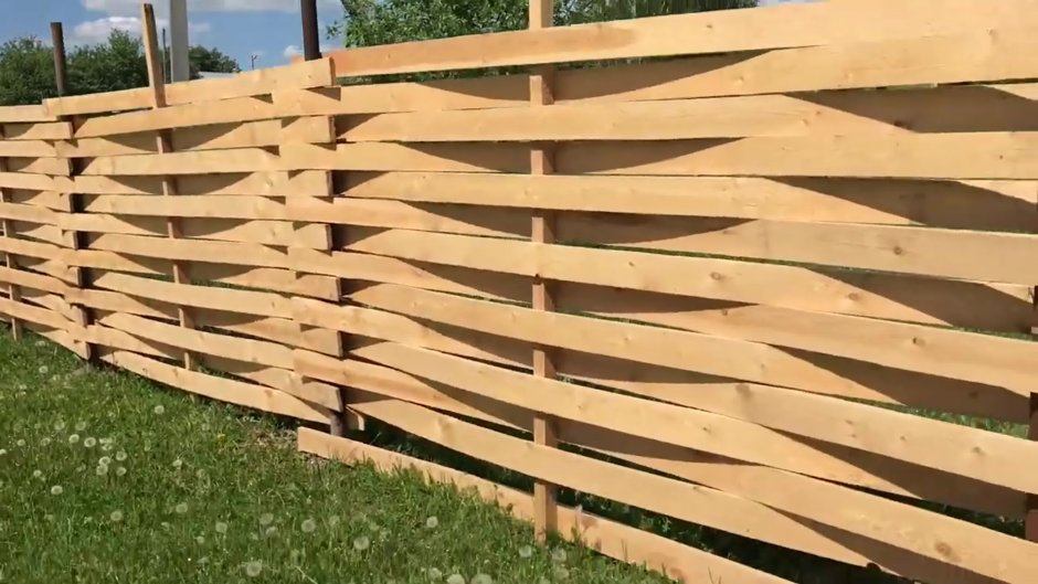 Забор из лиственницы планкен