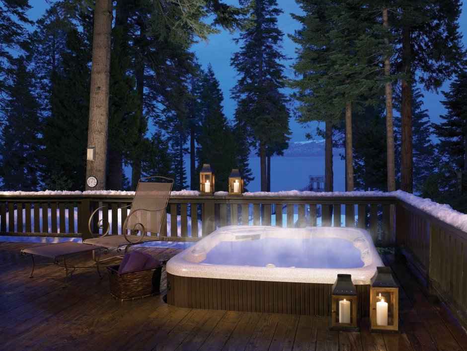 Зимнее джакузи на улице