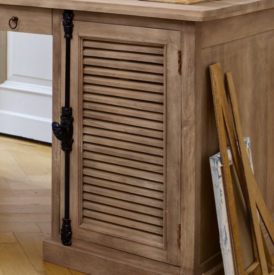 Жалюзийные двери в прихожей