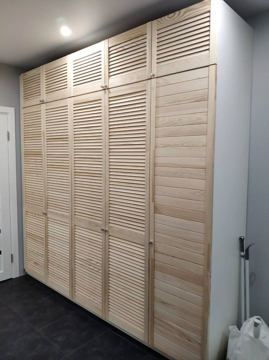 Шкаф в средиземноморском стиле