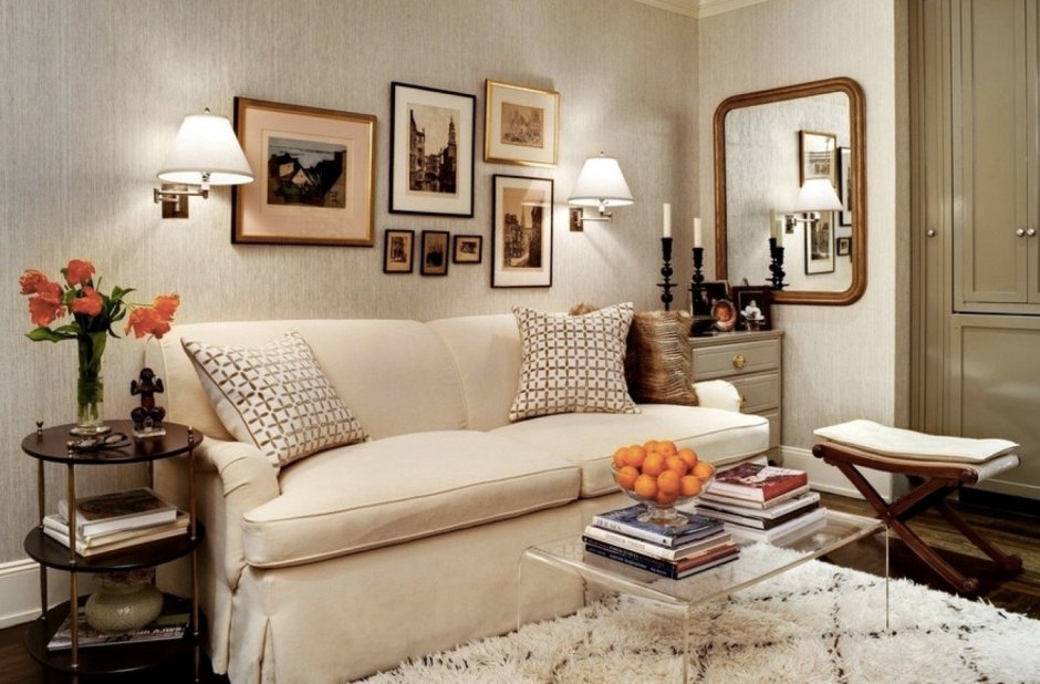 Светильник на стену над диваном