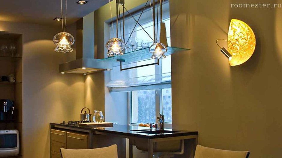 Торшер над диваном