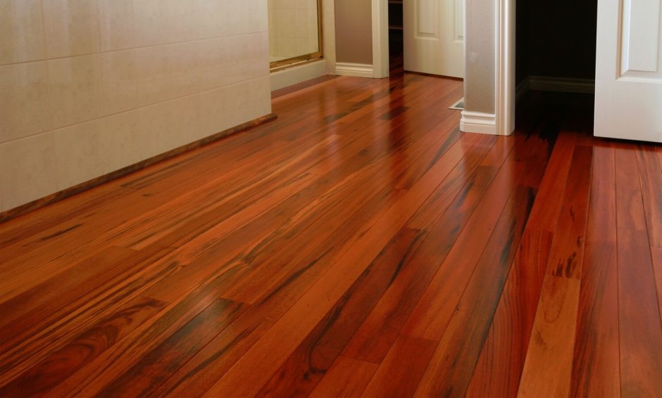 Потолок из ламината