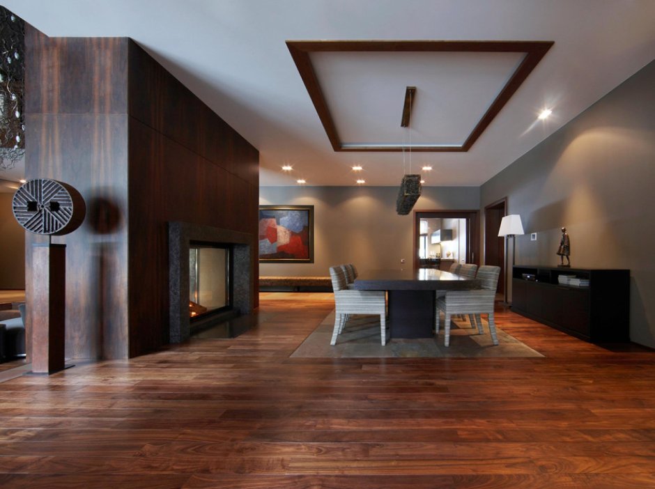 Глянцевый ламинат в интерьере гостиной