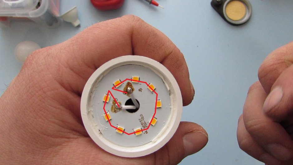 Светодиодная лампа 12 вольт e2