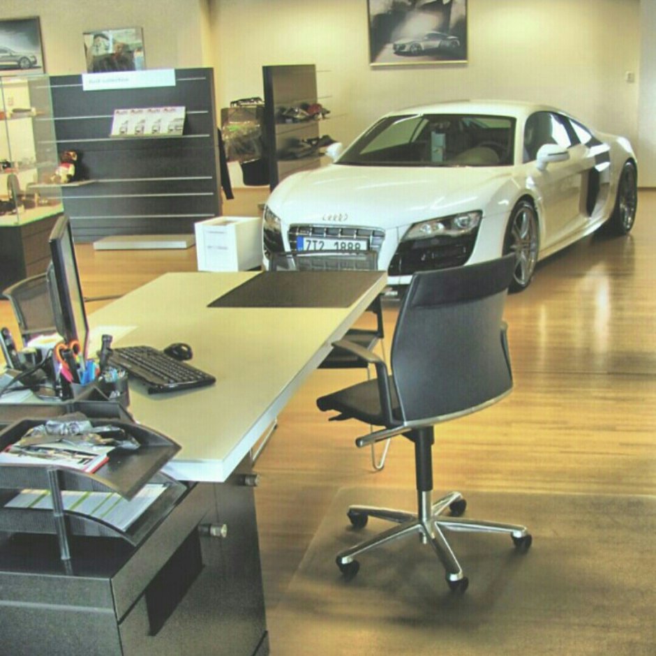 Офис в стиле гараж