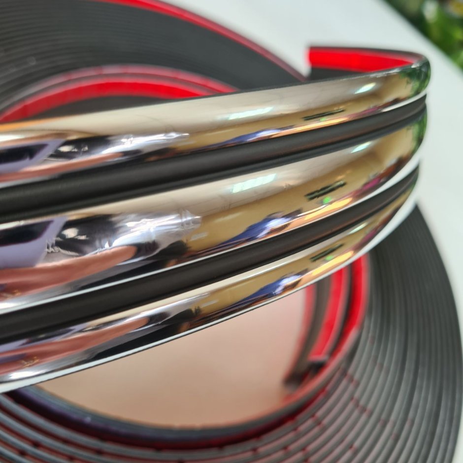 Кант 4 мм самоклеющийся золото