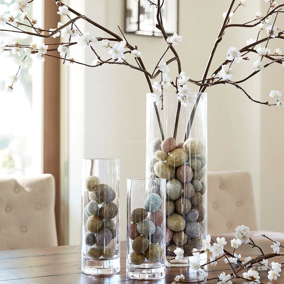 Декор в стеклянной вазе