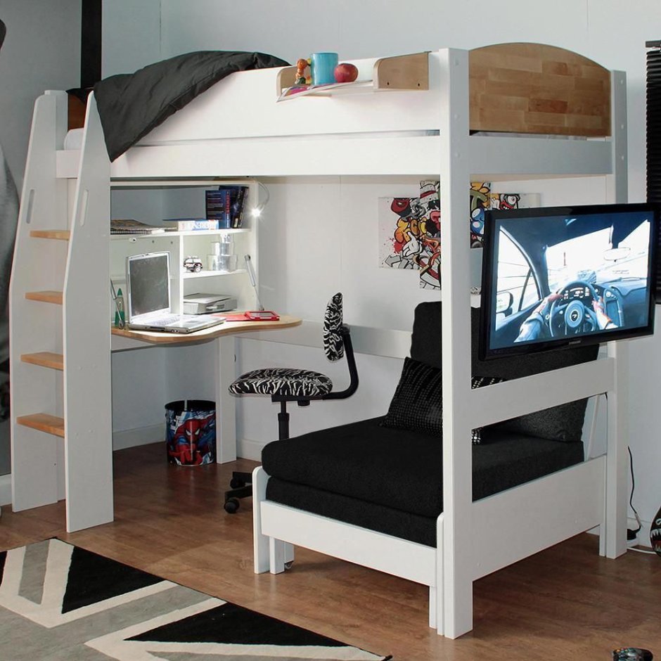Кровать со столом внизу