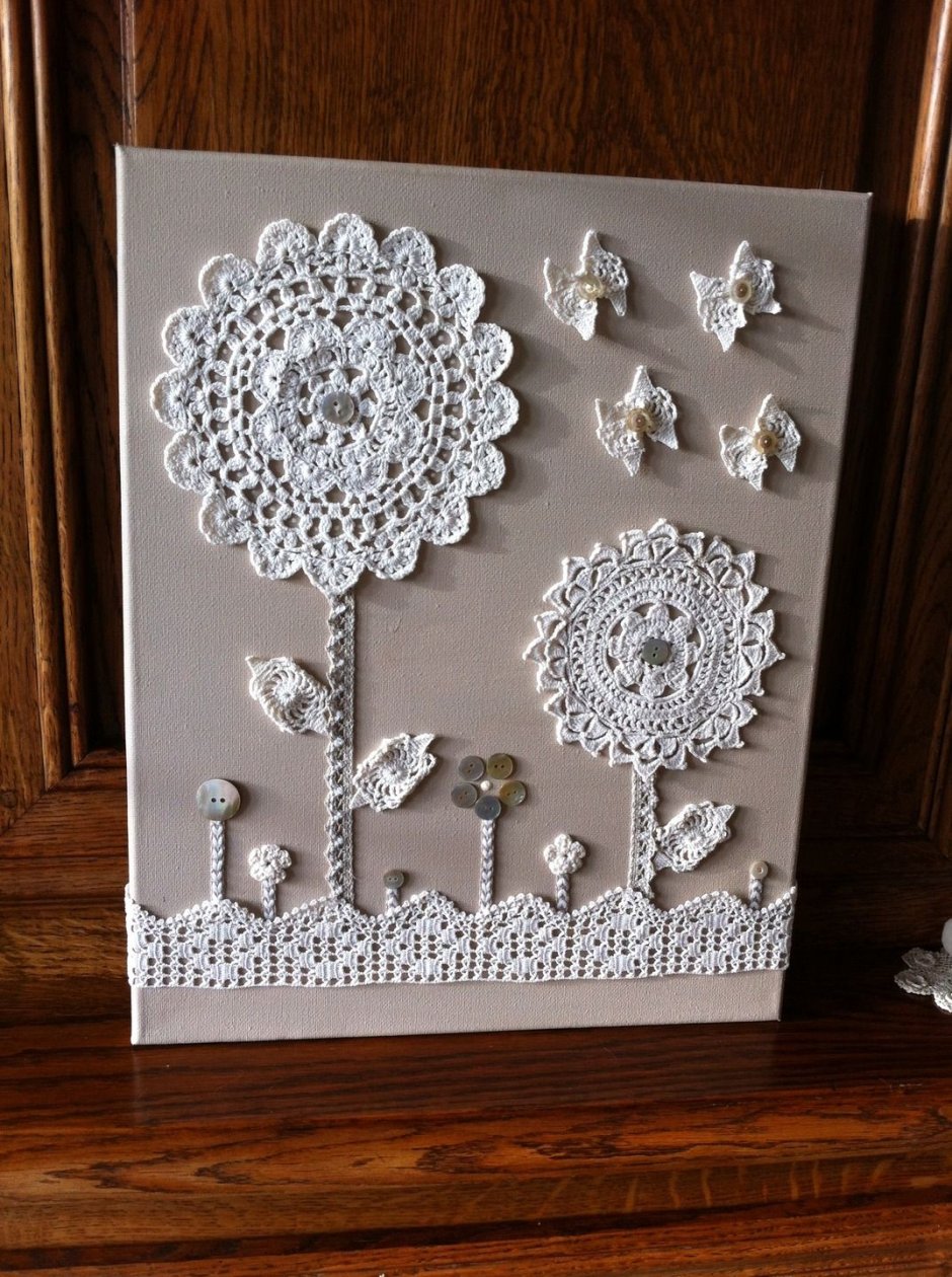 Панно из вязаных салфеток