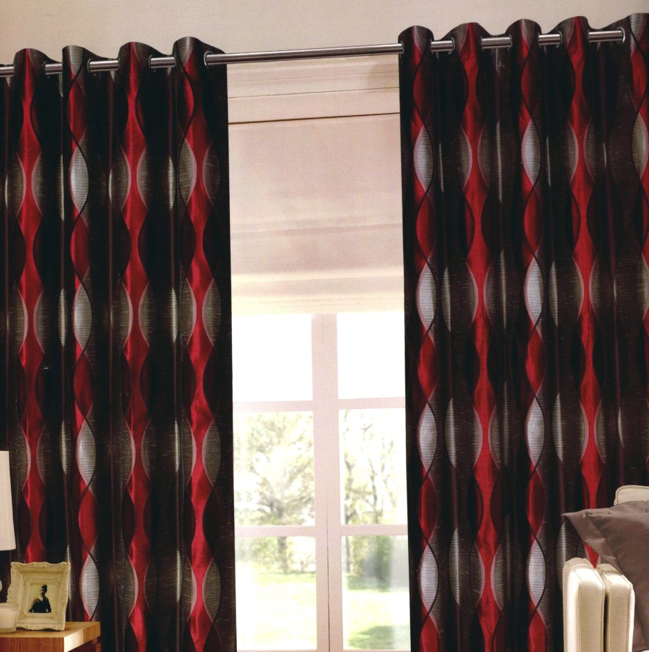 Бордовые бархатные шторы