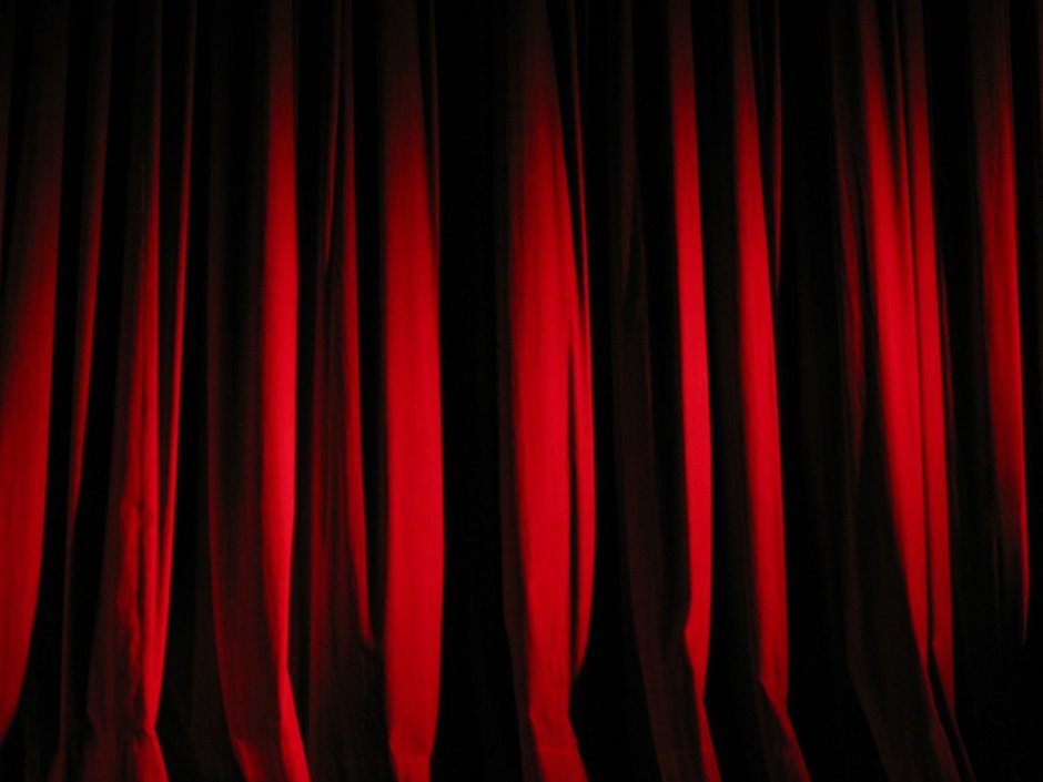 Красные шторы в интерьере