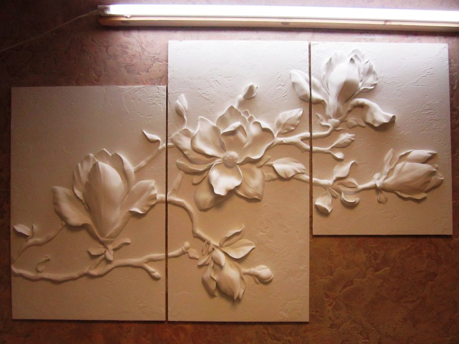 Цветочный барельеф