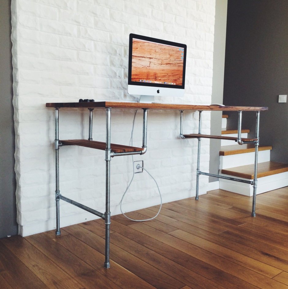 Стол из хромированных труб