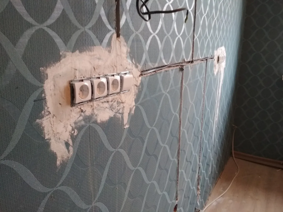 Розетка без штробления стен