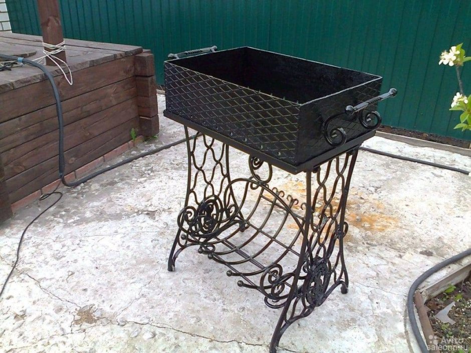 Мангал из швейной машинки Зингер