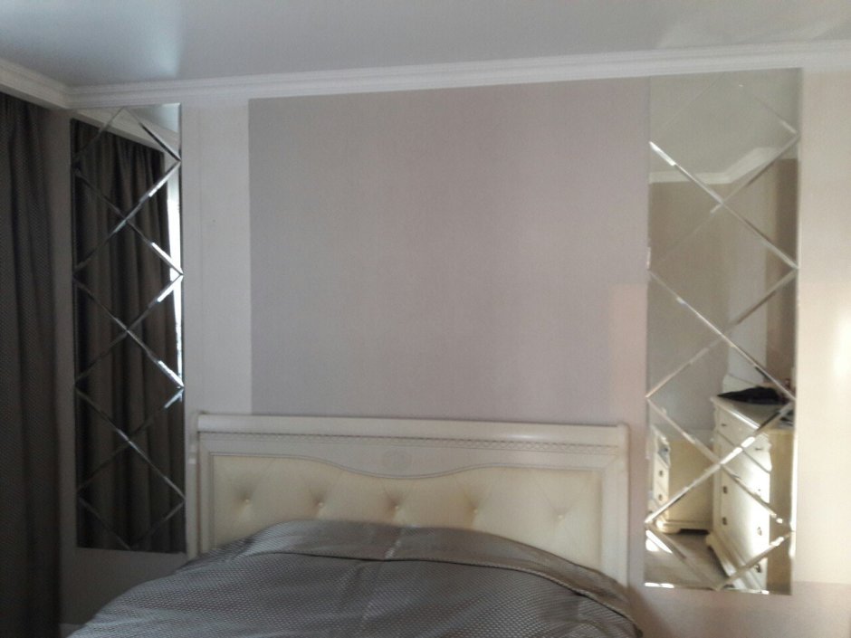 Зеркальное панно на стену в спальню