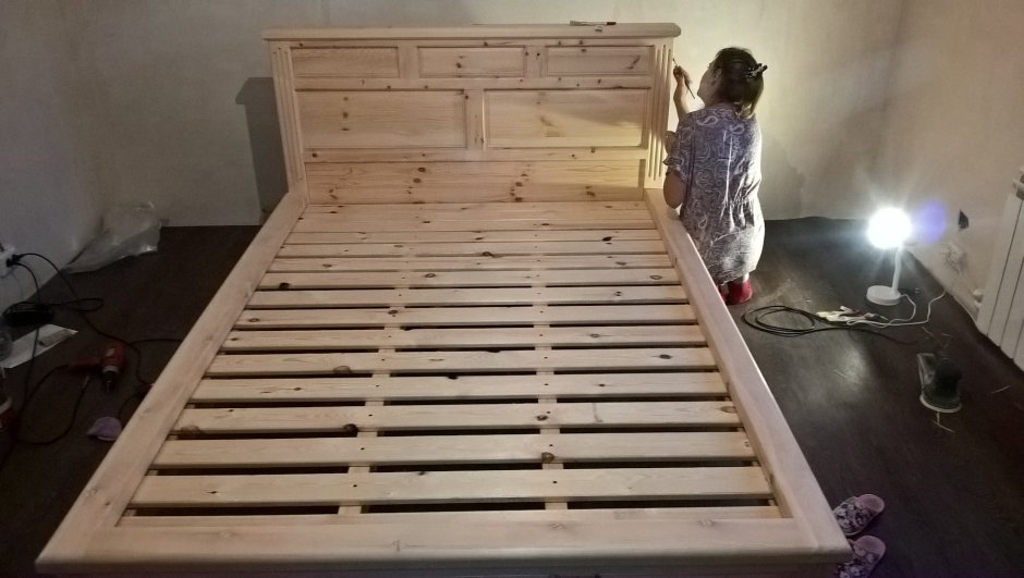 Кровать из кедра