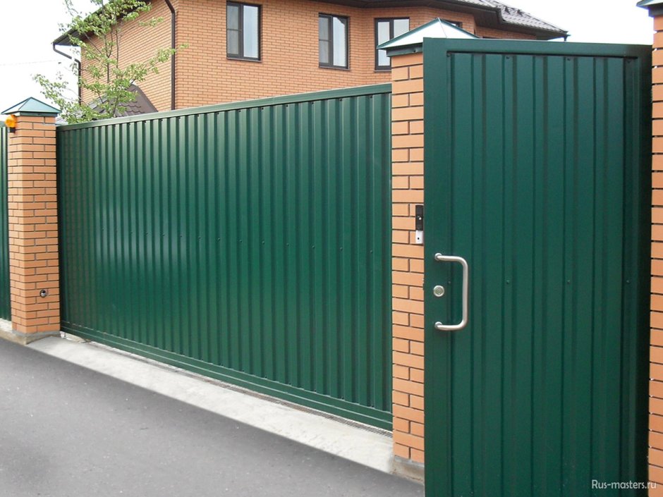 Ворота откатные из профнастила с10