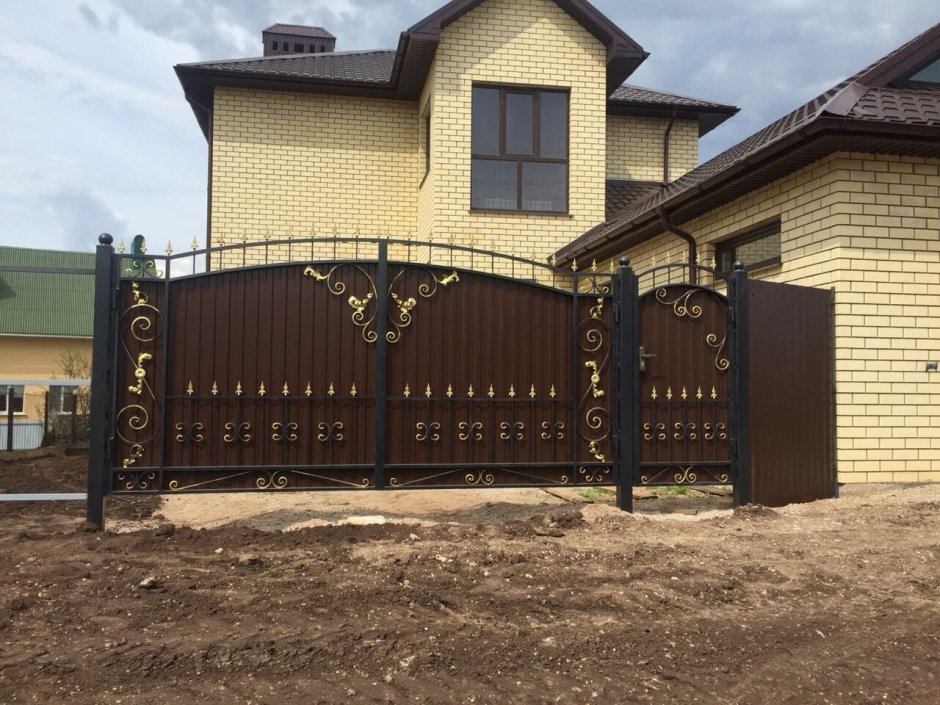 Забор с воротами и калиткой