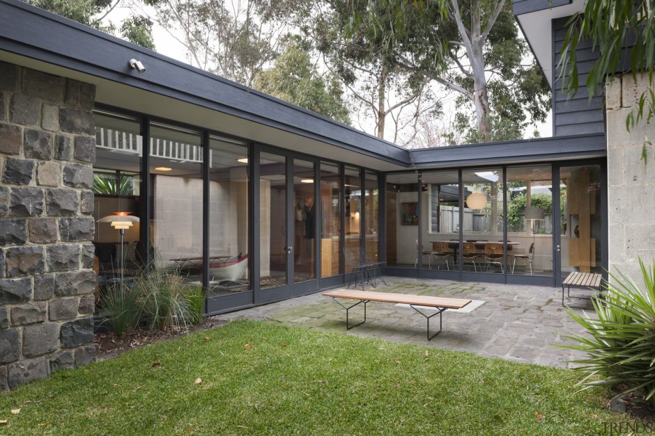 Одноэтажный дом с внутренним двором