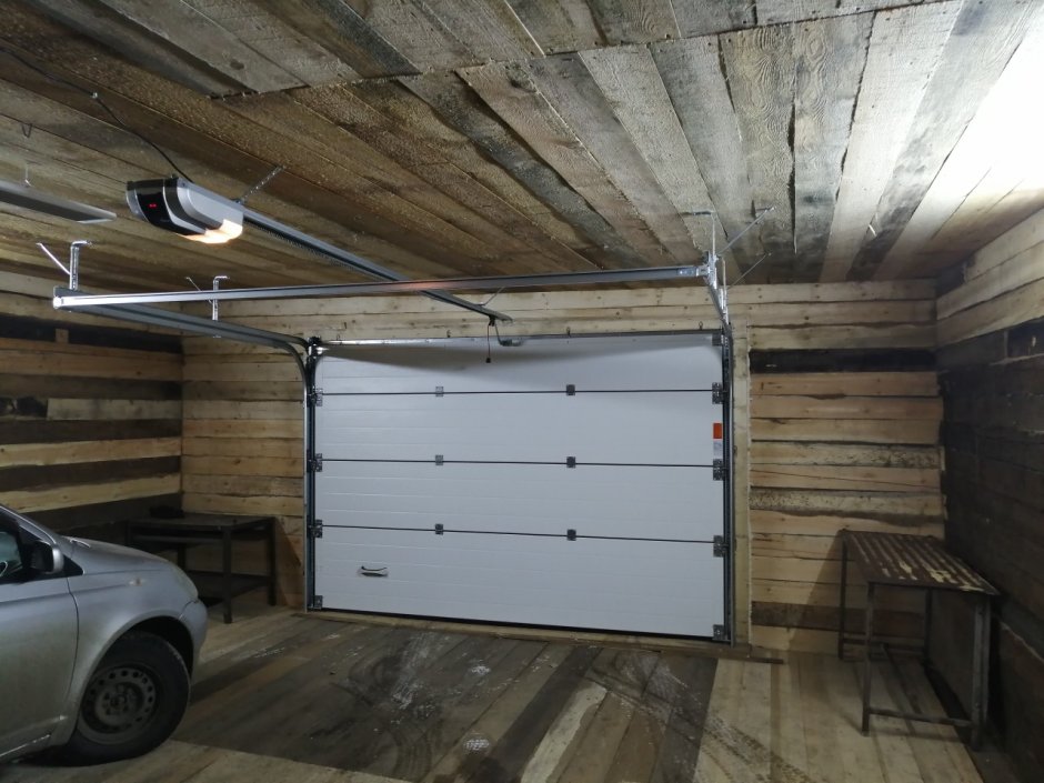 Отделка гаража внутри