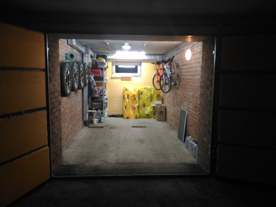 Необычная отделка гаража