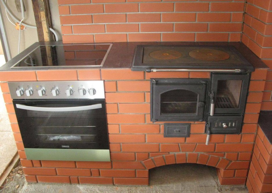 Многофункциональная кирпичная дровяная варочная печь