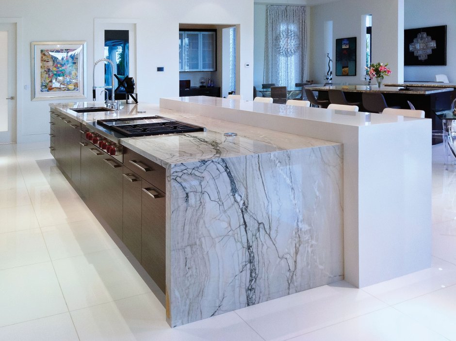 Остров с мраморной столешницей