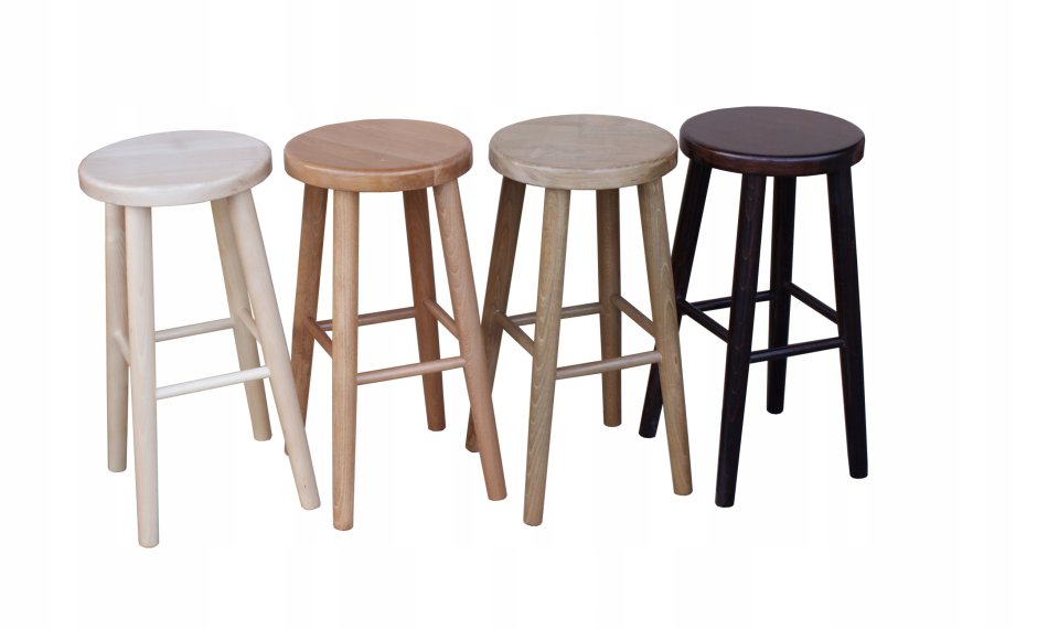 Необычный табурет из дерева