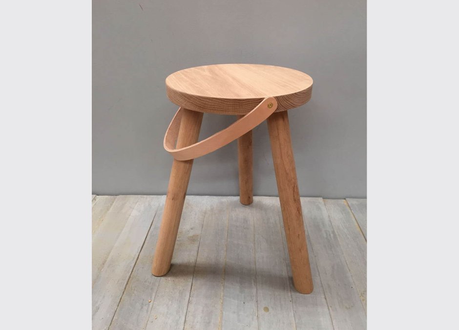 Табуретка деревянная