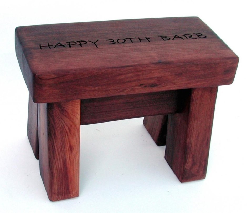 Табурет деревянный