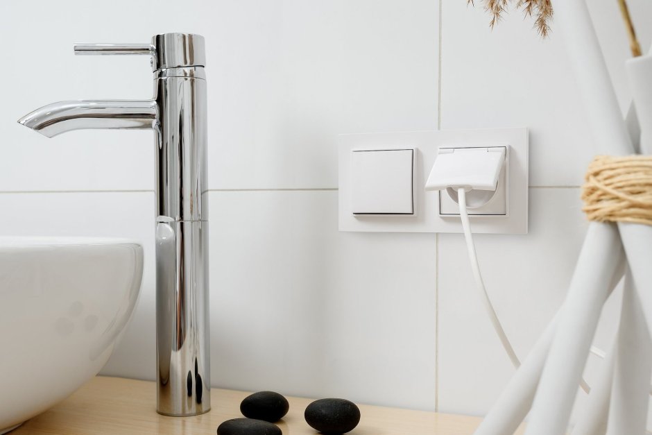 Розетка в ванную комнату