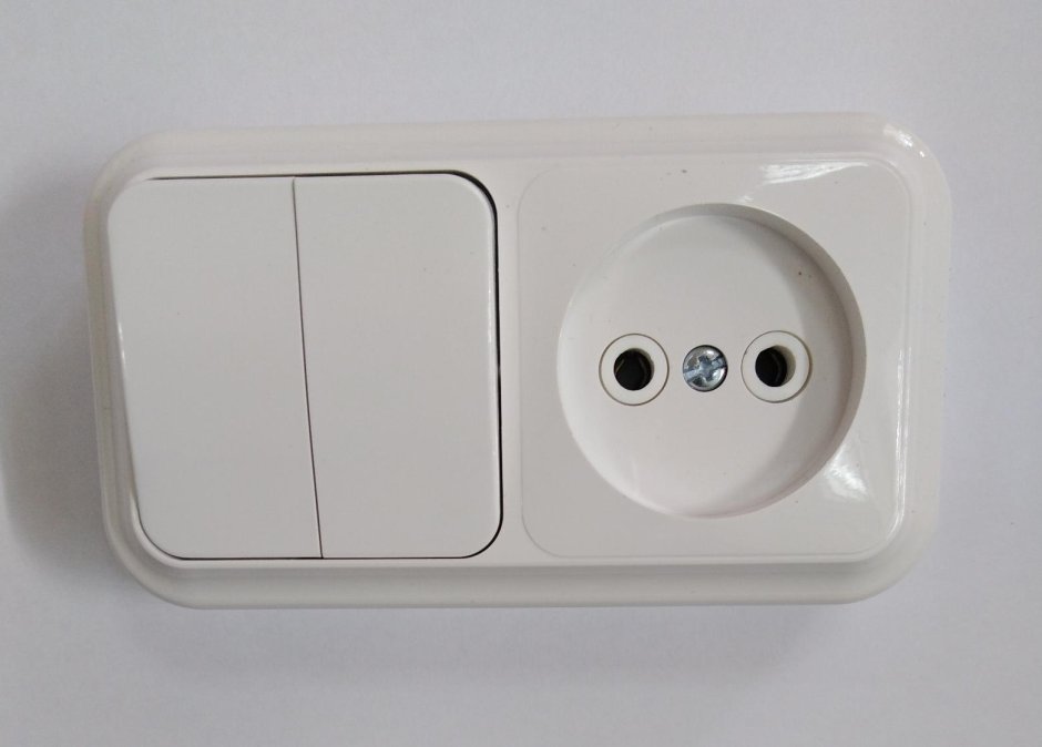 Блок комбинированный Bylectrica Пралеска 3в-РЦ-531,10а, с заземлением, белый