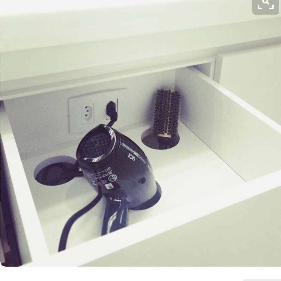 Розетка в тумбе в ванной