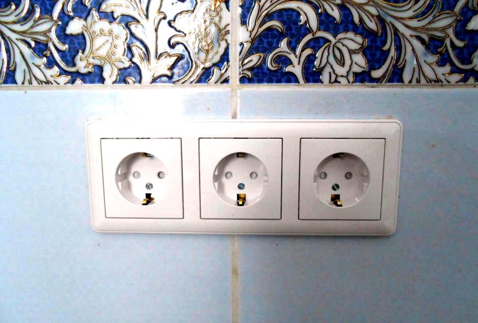 Розетки в ванной комнате