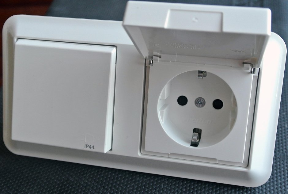 Блок комбинированный Schneider Electric Прима bk2vr-008a-bi,16а, белый