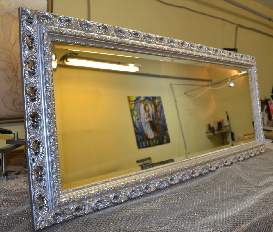 Зеркало в прихожую настенное