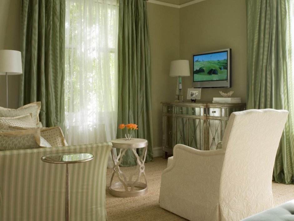 Спальня в зеленых тонах 2022