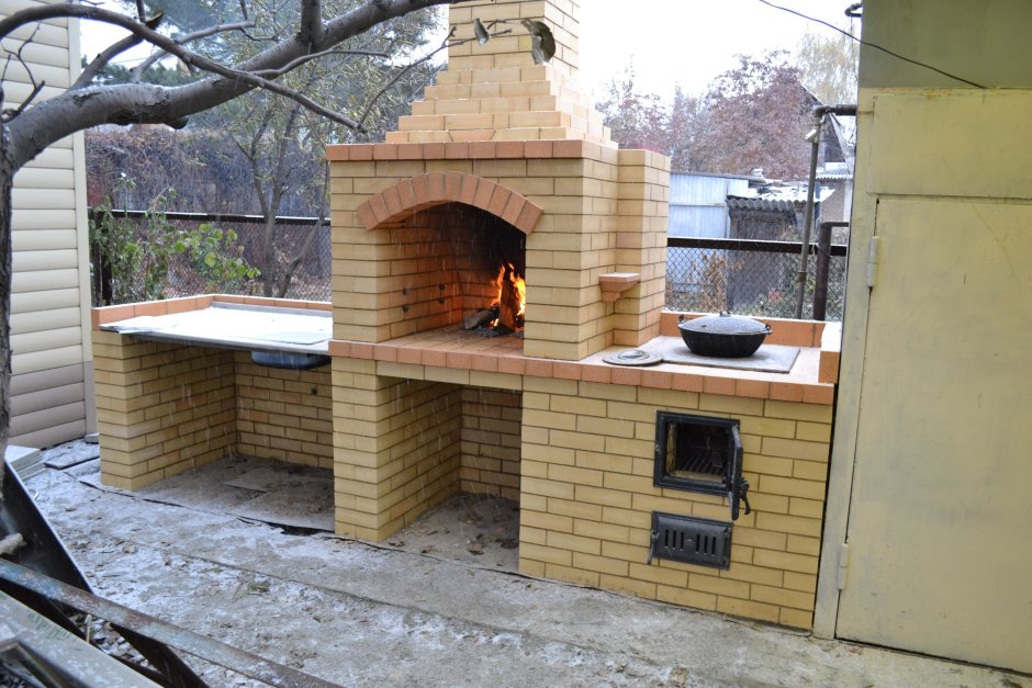 Мангал из кирпича