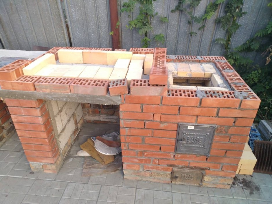 Мангал из кирпича