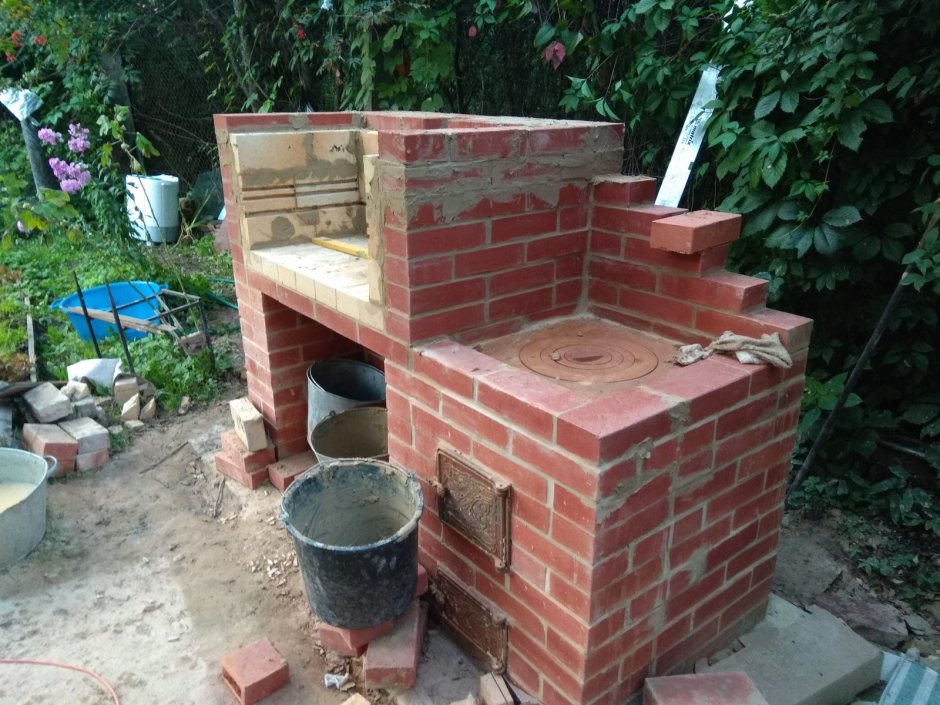 Кирпичный мангал